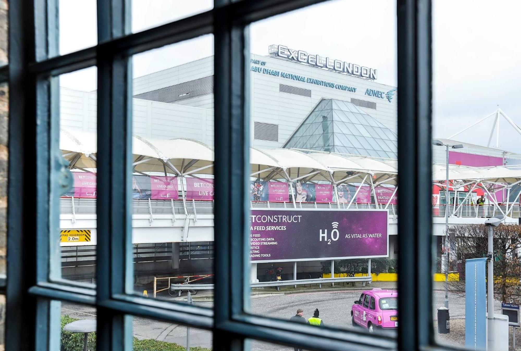 Wild Roses Serviced Apartments - Excel Warehouse 1 Londres Exterior foto
